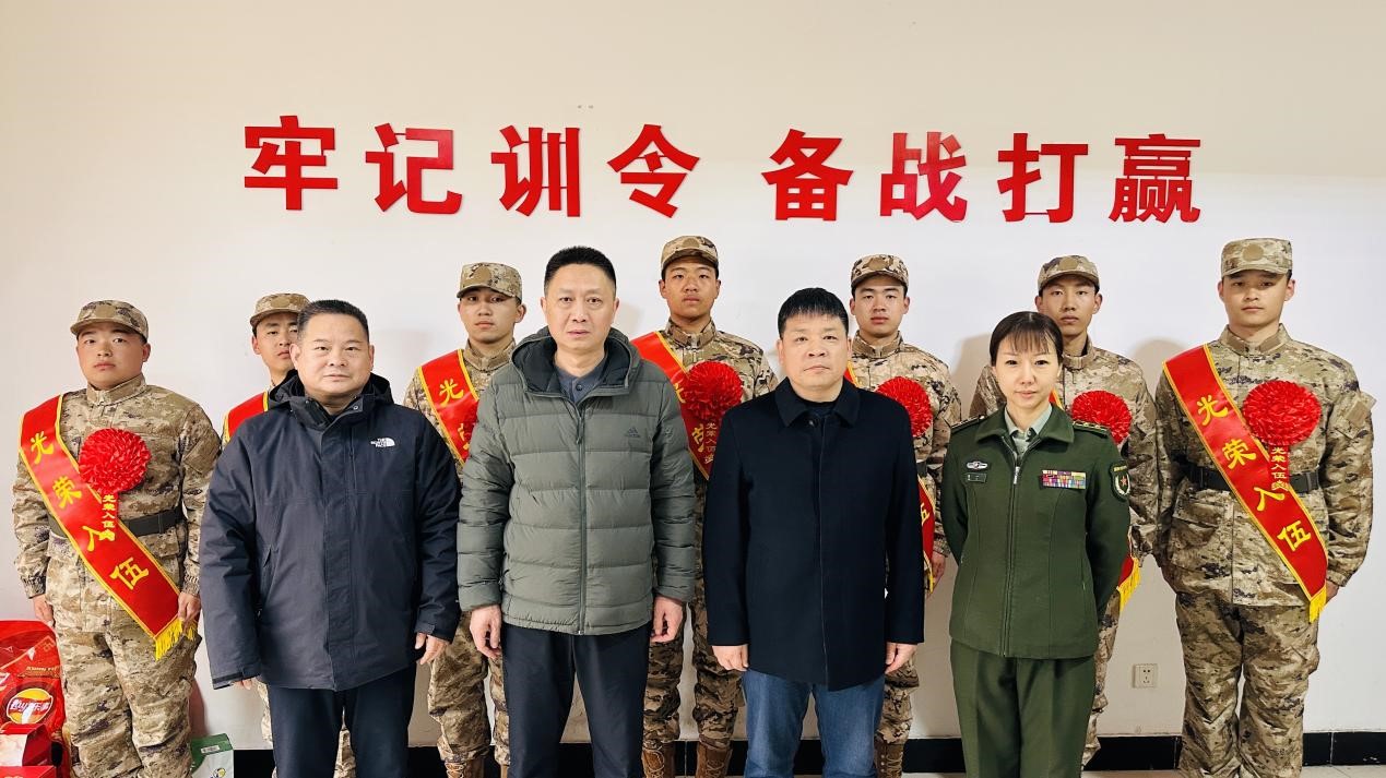 学院领导赴民兵训练基地慰问2026年春季入伍新兵