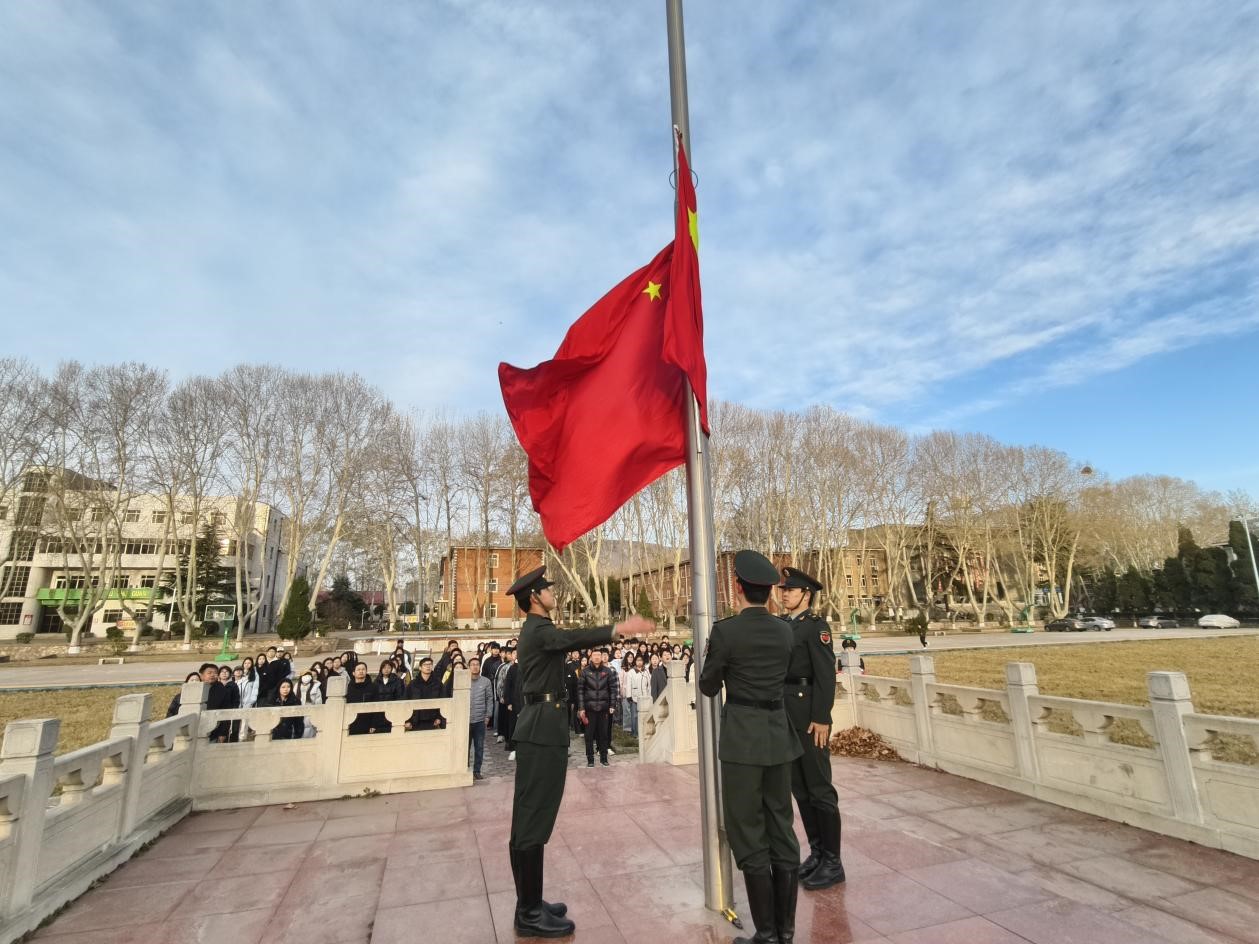 以红旗引领启航新征程——经济管理系举行2026年春季学期升旗仪式